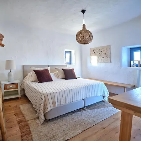 Leticia With Pool With Amazing Sea Views, Paros